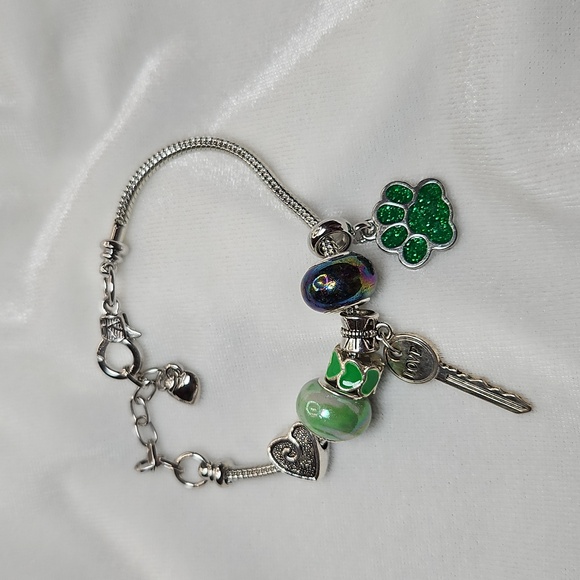 Ladies Love Key Animal Paw Print Heart Green Beaded Charm Bracelet Silver Tone - Picture 3 of 4